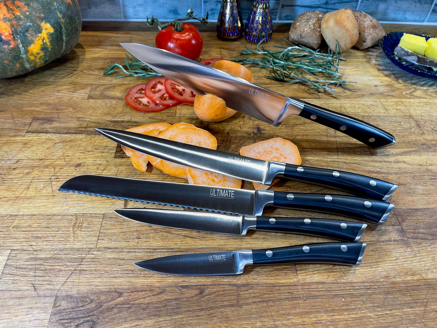 ultimate knife set, best sharp stainless steel knives, wood block, chef knife, bread knife, pairing knife, carving knife, carving knife. 